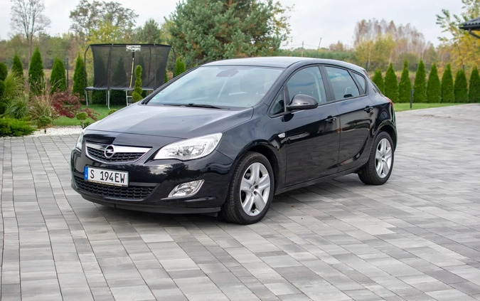 Opel Astra cena 28950 przebieg: 182550, rok produkcji 2010 z Nisko małe 781